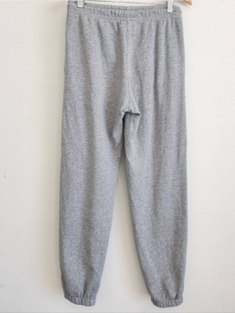 Nike Gray Sweatpants Sportswear Essential Womens Fleece Joggers Small Heather - Picture 9 of 10